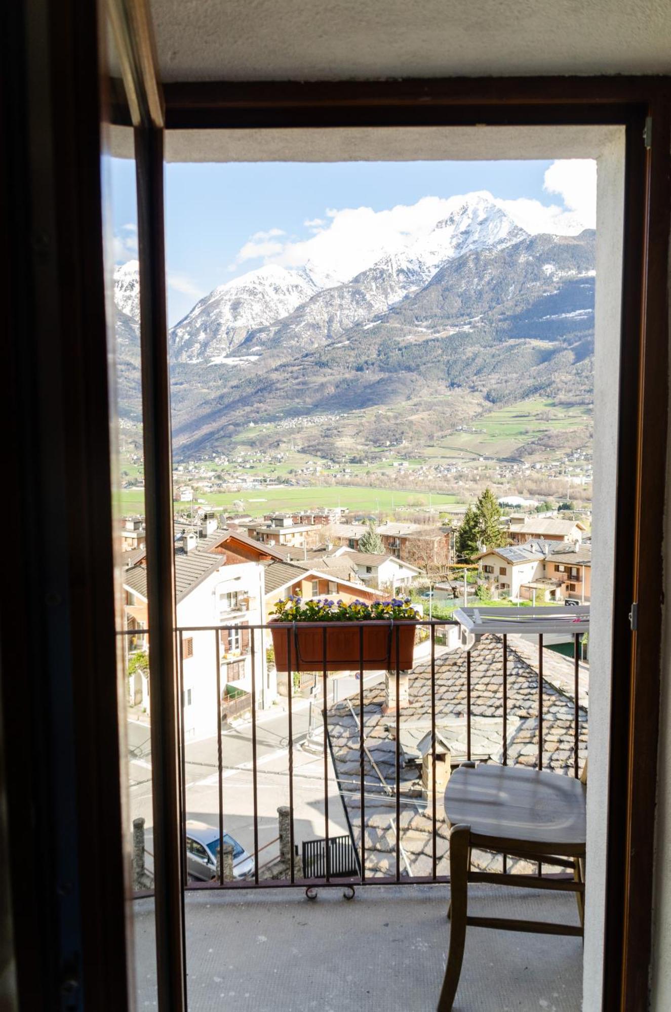 Вилла La Casa Degli Aromi - Vista Montagna E Relax Аоста Экстерьер фото