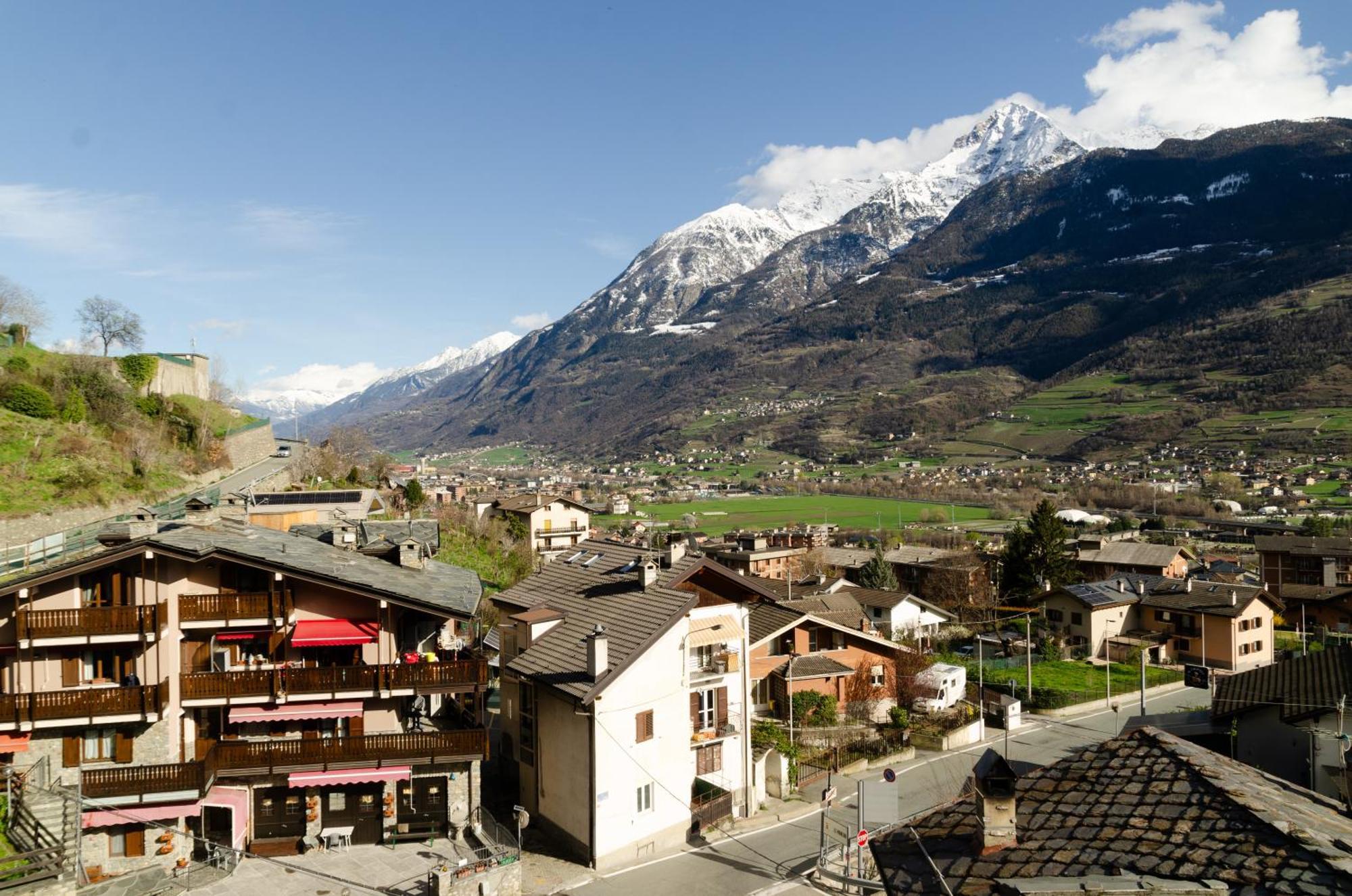 Вилла La Casa Degli Aromi - Vista Montagna E Relax Аоста Экстерьер фото